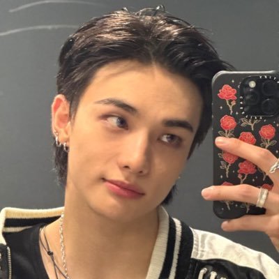 #리ė
ø & #ķģ§. Hyunjin has the most beautiful soul I've ever seen. The soul that awakens the life within me. ā”ā