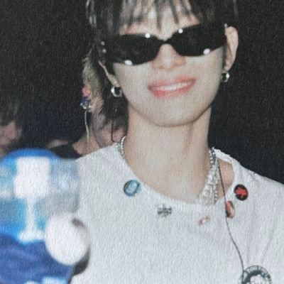 starnightglow's profile picture. movies, old j-pop & yg artists • 
   infp '94 🌷 s/h 

         bigbang treasure ✦