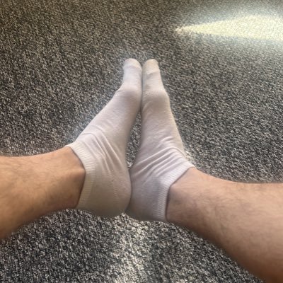 18+ | FINDOM | STRAIGHT | NO MEETS | you know your job stop lurking. Today is the first day of your service. PAYPAL = DM ME☺️