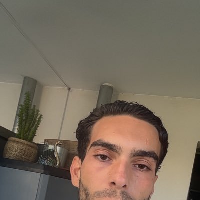 Il ne se fait pas trop tard pour ouvrir les yeux. Mais il se fait trop tard pour ne jamais les ouvrir.