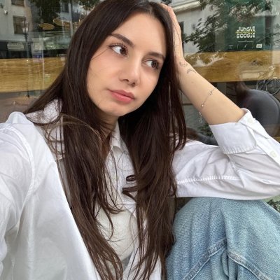 A girl who loves to travel. I like to explore the culture and history of different countries. I also like to taste delicious food.