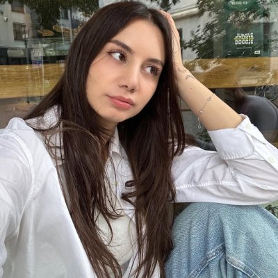 A girl who loves to travel. I like to explore the culture and history of different countries. I also love to taste delicious food.