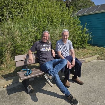 Loves Leeds, ST holder NE corner MOT 💛💙🏆Champions🏆Ain't gettin' any younger but still lovin' football & music. ♥️The Dales⛰😃⚽️🌍 Instagram shane.wyatt5150