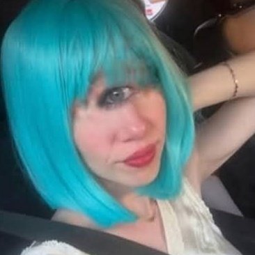 Carioca, libriano, fã de musicas e séries que sofre por amar demais Ariana Grande, Demi Lovato, Carly Rae Jepsen e o mozão.