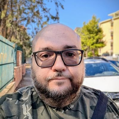 Blogger, sostenitore del software libero e open source, appassionato di nuove tecnologie e geometra quando capita.