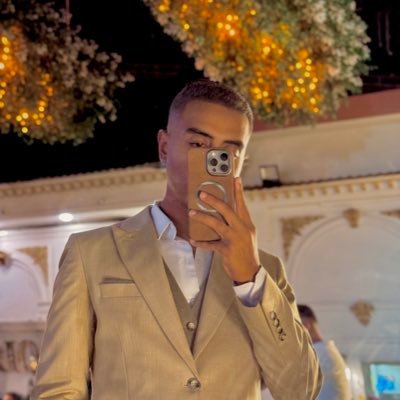 moagamix's profile picture. Every day that passes brings us a new reason to disappear.