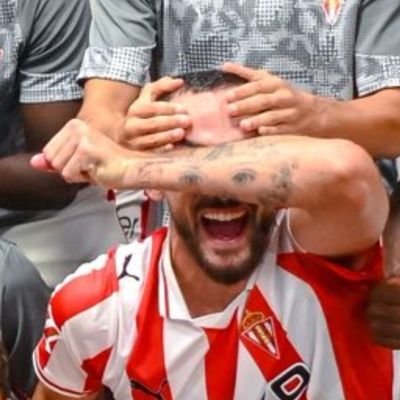 davicinlav's profile picture. Aquí en Twitter mayormente hablo, lloro y celebro todo lo que tenga que ver con el Sporting. Solo a veces, me indigno. 
Laviana Asturies
