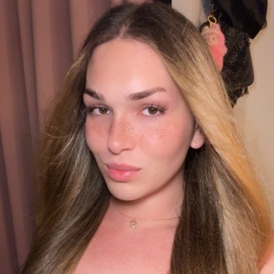 SHE/HER | reine de tiktok ☞ https://t.co/nKlfa3NZDY l #blm ♋️🐷👑 | @flolikethis stan account since day 1