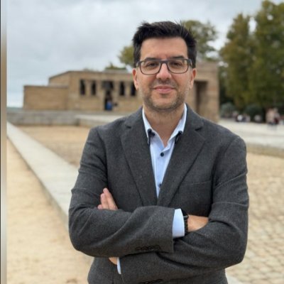 Catedrático de Psicometría en @PsicologiaUS y Director de la Oficina de Cooperación en @unisevilla. En ratos libres, investigador para el Barómetro de Unicef.