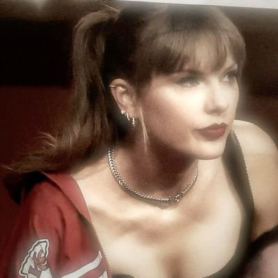 xeriithen's profile picture. Just a person with music taste 🫶