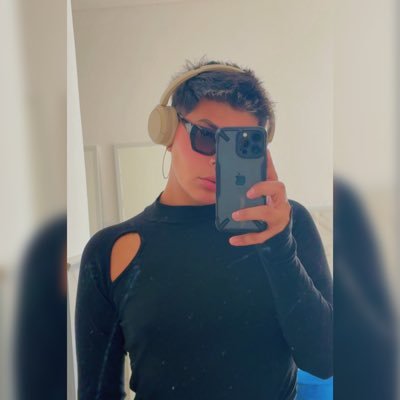 Seba mi nombre. Deepthroat cocksucker bottom pero luv to rim 🍑