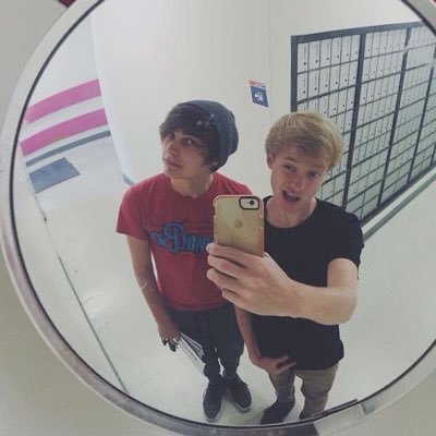 I like fast cars, gay firefighters, and silly british youtubers :D| ⊗ ➃ Ⓐ| BOY KISSER 🏳️🌈| Priv @Piastri_lover81| Enthusiast of basically half the f1 grid