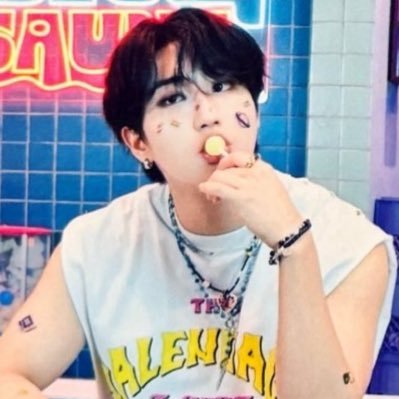 || 🔞, 87’, your local gross svng propagandist || ham jsng lazy eye connoisseur || A/B/O revisionist ||