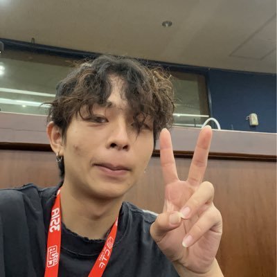 wusandwitch's profile picture. CS student/Frontend of LLM