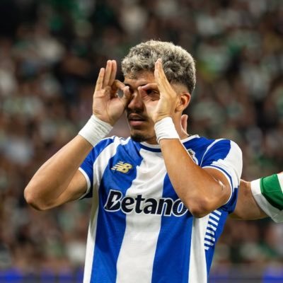bluewhite1893's profile picture. Sócio do @FCPorto 🐉
