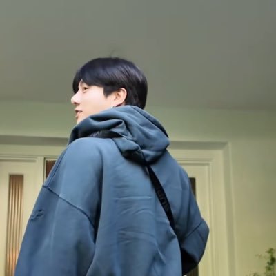 armyyy 😀💜🇮🇩 🇰🇷// ig: jastipbymelon // Open Jasa Handcarry // Co Web Korea, Popmart, Weverse, dll // 📍Seoul