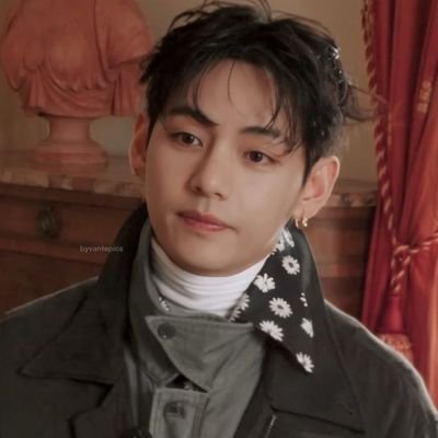 vtaehyungkx's profile picture. not real