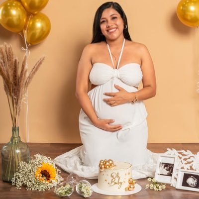 Karitopina's profile picture. Sé la energía que quieres atraer ✨