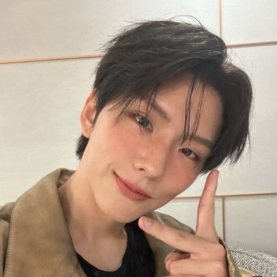 lvds_cb's profile picture. Sad and brazilian ✨ Weneebebe 💙


“Even if it’s dark, the light will come soon. All you need to do is keep going.”