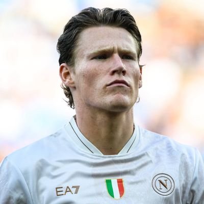 Malato del Napoli💙 • Appassionato di tennis🎾 • Sinneriano🥕 • Amante del cinema🎬 • HIMYM fan💛 • Larry Bird ☘️