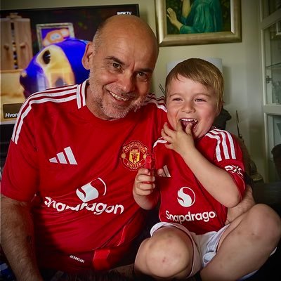All erfaring har nok dessverre ikke gjort meg klokere, men jeg er definitivt forvirret på et høyere nivå 🤷🏻 Manchester United ❤️🤍🖤 Strømsgodset IF 💙💙💙