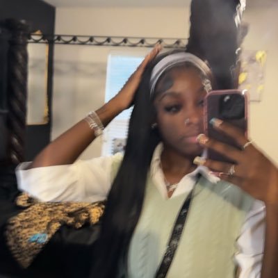 QUEEN SHIT Profile