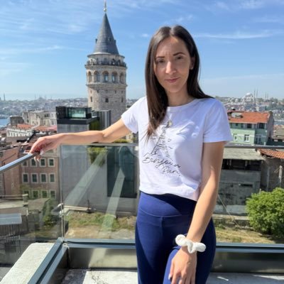 Bir nefeslik kokuna son nefesimi verecek kadar aşığım sana.♡🥰