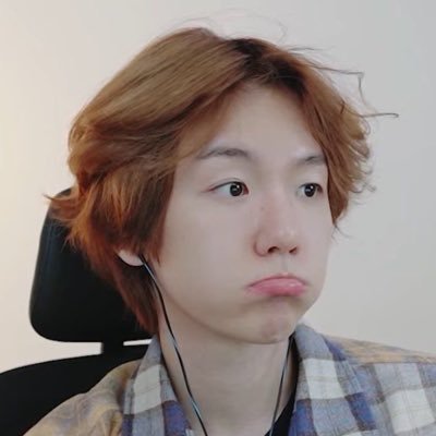 Dizem que cada átomo em nosso corpo já foi parte de uma estrela. Talvez eu não vá embora, talvez eu esteja indo para casa. EXO-L• @collectorbbh