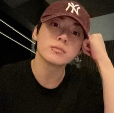 luxwelltk's profile picture. @axullz :)