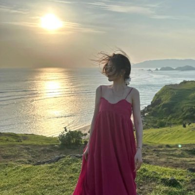 npixb_y's profile picture. A Singaporean outdoor girl—exploring the world one step at a time, smiling all the way.