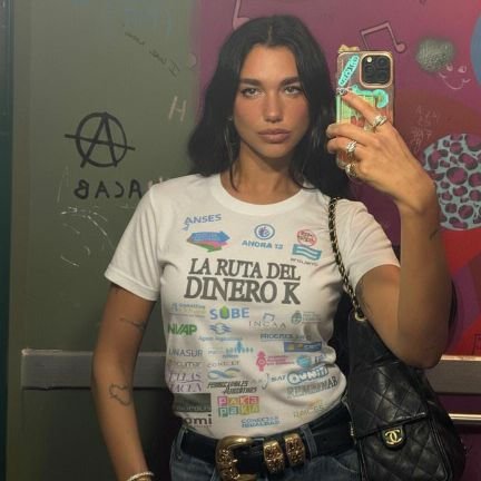 argentina, ricotera y peronista
así como le gustan a tu vieja
