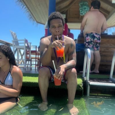 Streamer, Content Creator & Professional GFUEL Drinker https://t.co/FbhnId5iWm