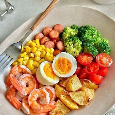 MugisaSanyu's profile picture. Health comes first