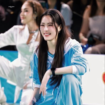 ipooom's profile picture. 