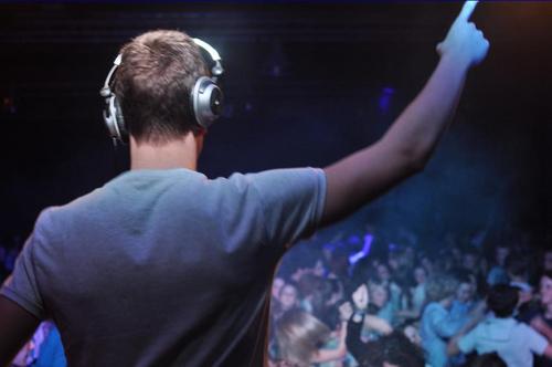 http://t.co/z9ETtrWRFu

For bookings, remix-requests and demo's mattimasovic@hotmail.com