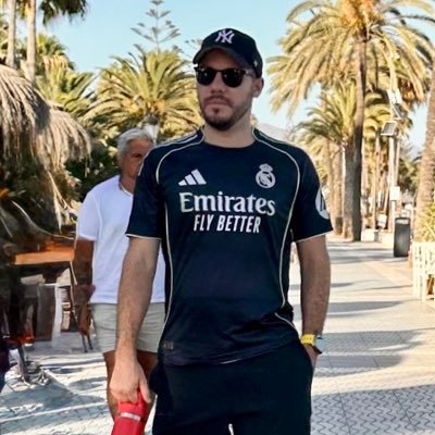 AlejandroV_09's profile picture. 