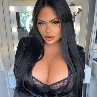 REAL deprived housewife 💦 looking to make connections with likeminded people 😈 $3 today 😍👇🏽