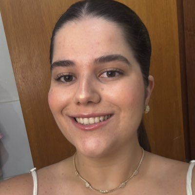 FuzaroSofia's profile picture. 🍩 Docinho 
📚 enfermagem - usp rp
🏠 rep arapuca