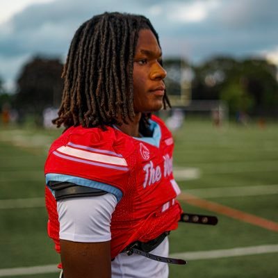 Kenwood Academy • Wr/Ath • 5’11• 175 lbs • c/o 2026 • 3.9 GPA • 312-763-1423 • justinlambert2008@gmail.com