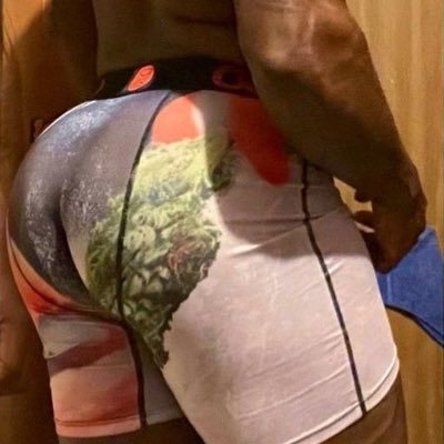 Men with big 🍑 & lots of cum 🍆💦 muscle men 💪🏾 BATER🍆