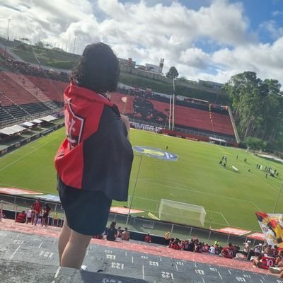 @ecvitoria 🦁 @fcbarcelona fã de um monte de gente: taylor swift, ariana grande, luan santana, superman, ivete sangalo e michael jackson