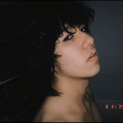 yujitvftv's profile picture. seu gatinho comunista ☭ 😼