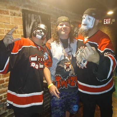 What up slap nuts its ur boy Wicked Texan !!! I'm Juggalo music lover shut your mouth and father of 8 yrd boy much luv to haters can swing my nutz