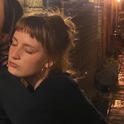 brinasdead's profile picture. ❦