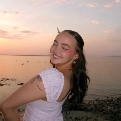 alessi rose’s sister and https://t.co/myTQ5shxVK⋆˙✩࿐