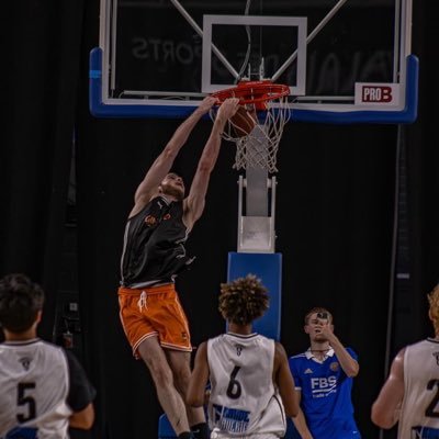 Hugo Maury Sophomore 6´´3 Carolina University Naia