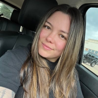 ‣ Music, Bball, Food, Tech ‣ IT Helpdesk Admin @GearboxOfficial ‣ A+ Certified ‣ 🖤🩶🤍💜🏳️🌈🇵🇭 ‣ Born and Raised in Hawaii ‣ Formerly @sixfootllc 🎮