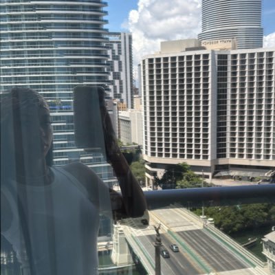 _kaylamedina's profile picture. no broke bitches allowed