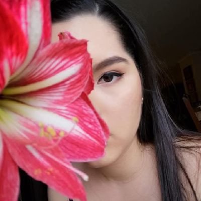 24🌸|| She/her ||🦋🥃31/06/22|| 🗝️30/12/23 ||🌺Antes Laryssa Grace🌺💜|| Aurora Clark ☄️en FamilyRP|| Roma Gail en Infames Legacy🖤