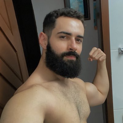 Meu nome é Vytor, prazer! Little Monster que foi no Gagacabana 🚫NÃO uso apps como grindr, tinder e similares. 🎮 psn: vytor-com-y